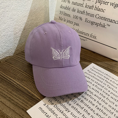 Μοντέρνο γυναικείο καπέλο με κέντημα και γείσο