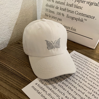 Μοντέρνο γυναικείο καπέλο με κέντημα και γείσο