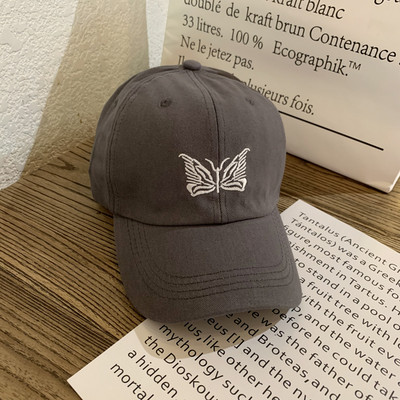 Μοντέρνο γυναικείο καπέλο με κέντημα και γείσο