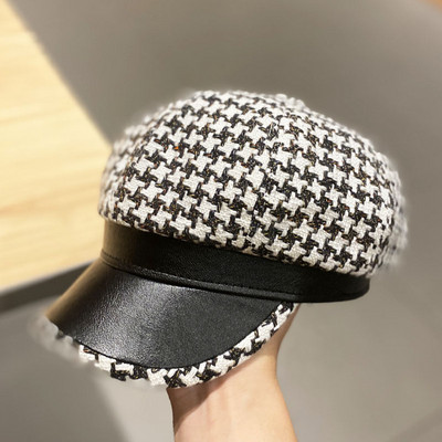 Női téli sapka napellenzővel