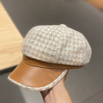 Női téli sapka napellenzővel