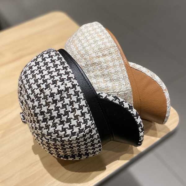 Női téli sapka napellenzővel