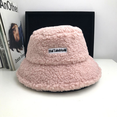 Καθημερινό γυναικείο καπέλο με έμβλημα