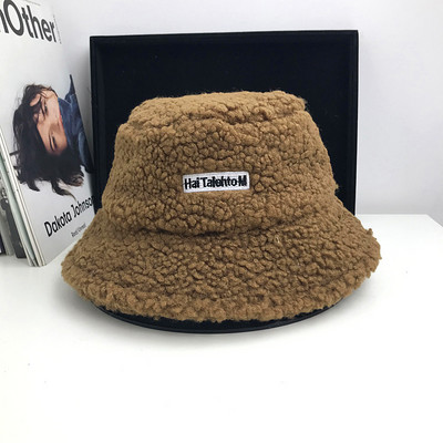 Καθημερινό γυναικείο καπέλο με έμβλημα