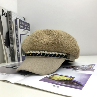 Γυναικείο καπέλο νέου μοντέλου με γείσο