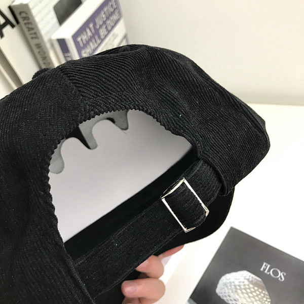 Új modell női sapka hímzéssel és napellenzővel