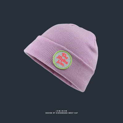 Vékony kötött sapka színes hímzéssel - sok színben