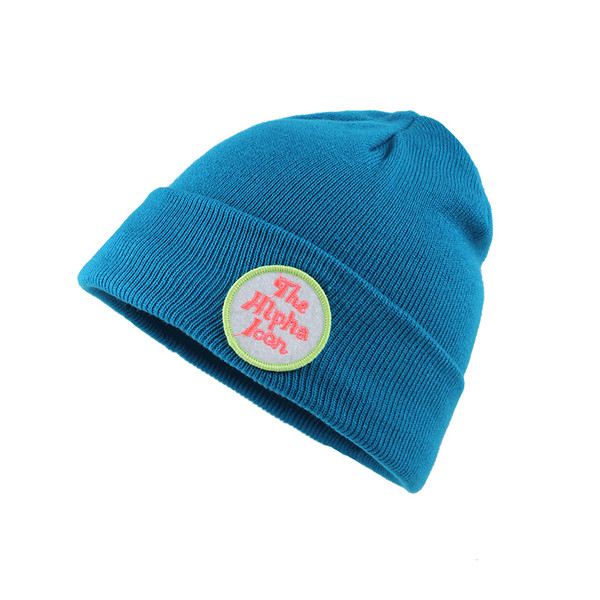 Vékony kötött sapka színes hímzéssel - sok színben