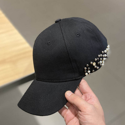 Ženski šešir sa šilterom i perlama u boji