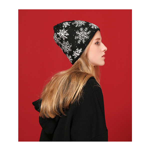 Γυναικείο χειμερινό καπέλο με νιφάδες χιονιού