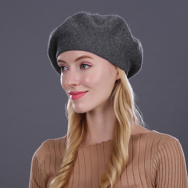 Őszi női barett típusú sapka