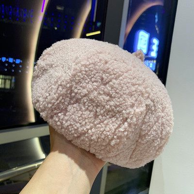 Bolyhos női beret típusú sapka