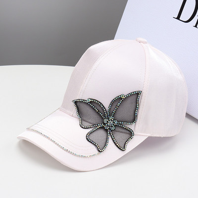 Aktuális női sapka 3D elemmel