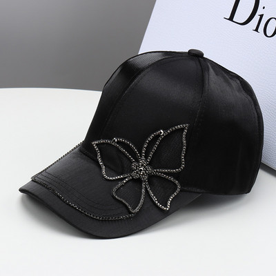 Aktuális női sapka 3D elemmel