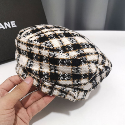 Μάλλινο γυναικείο καπέλο τύπου μπερέ σε ρετρό στιλ