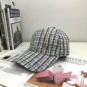 Új modell női sapka - napellenzővel és fém elemmel