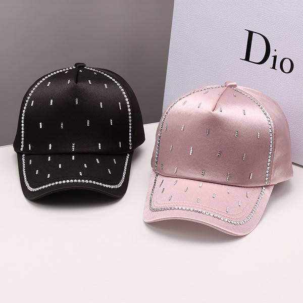 Új modell női sapka napellenzővel és kövekkel