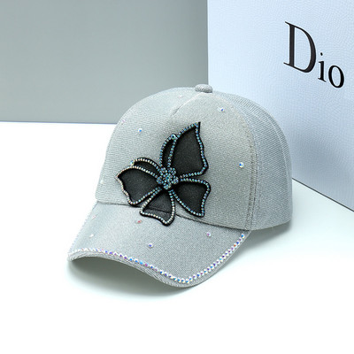 Női sapka 3D elemmel és kövekkel