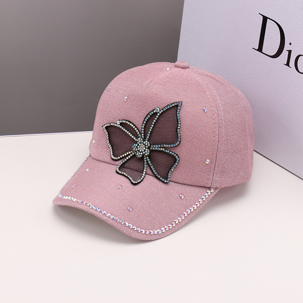 Női sapka 3D elemmel és kövekkel