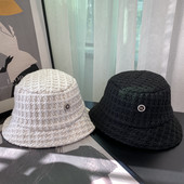 Μοντέρνο γυναικείο καπέλο  με διακοσμιτικές πέτρες