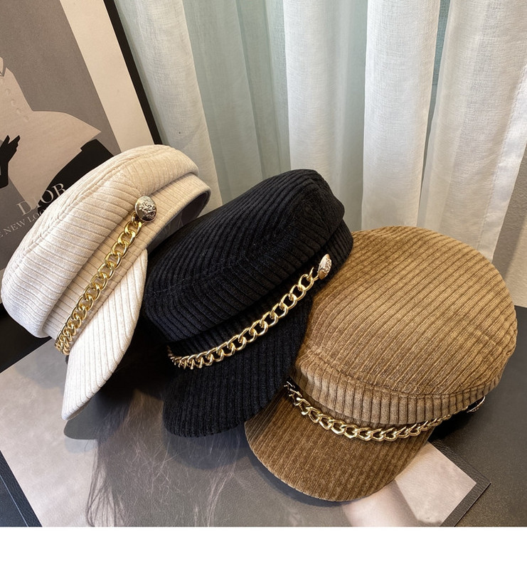 Modern női barett típusú sapka fém elemmel