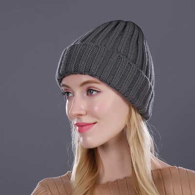 Γυναικείο χειμερινό καπέλο με πλεκτό μοτίβο