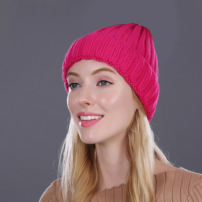 Γυναικείο χειμερινό καπέλο με πλεκτό μοτίβο