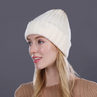 Γυναικείο χειμερινό καπέλο με πλεκτό μοτίβο