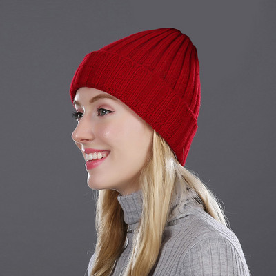 Γυναικείο χειμερινό καπέλο με πλεκτό μοτίβο