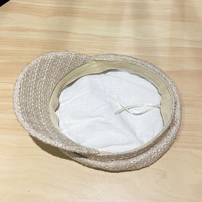 Női téli sapka napellenzővel