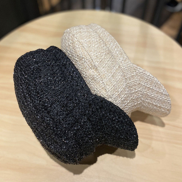 Női téli sapka napellenzővel