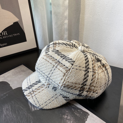 Kockás női retro barett típusú sapka