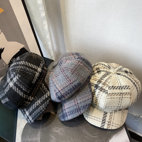 Kockás női retro barett típusú sapka