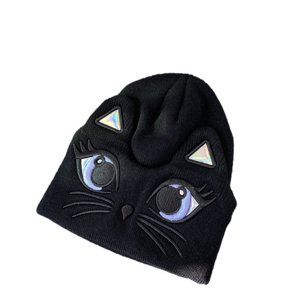 Alkalmi női gyapjúkalap hímzéssel