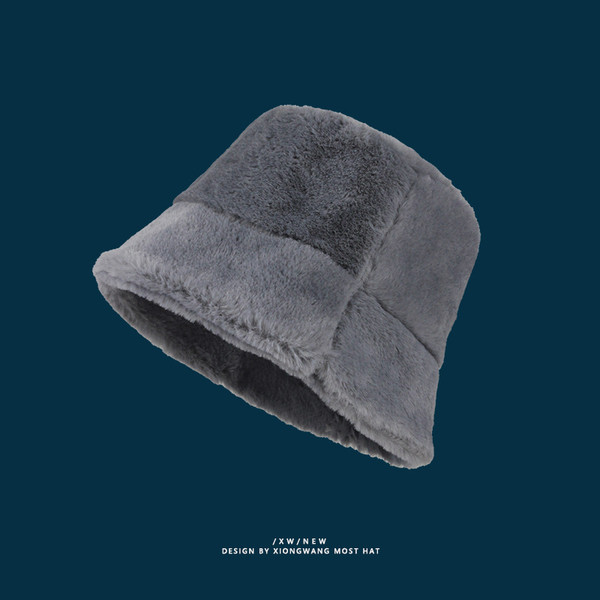 Ženska puhasta kapa za ribolov