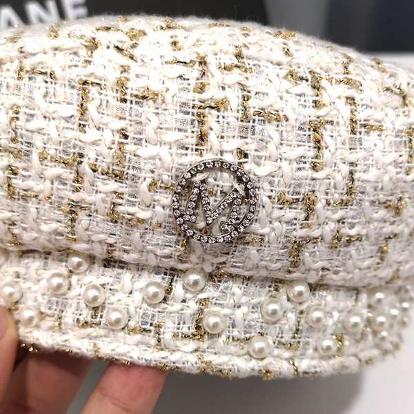 Alkalmi női gyapjúkalap gyöngyökkel