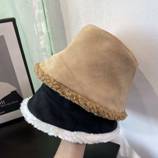 Alkalmi női plüss sapka meleg béléssel