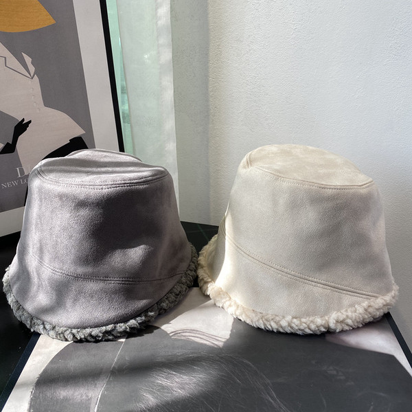 Alkalmi női plüss sapka meleg béléssel