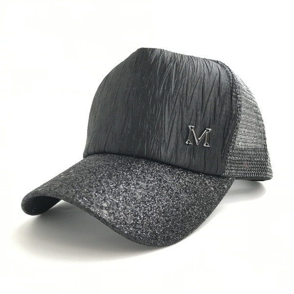 Új modell női sapka - napellenzővel és fém elemmel