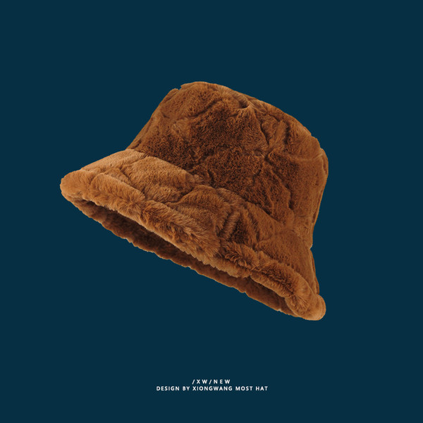 Őszi-téli pehelysapka nőknek