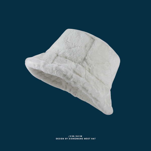 Őszi-téli pehelysapka nőknek