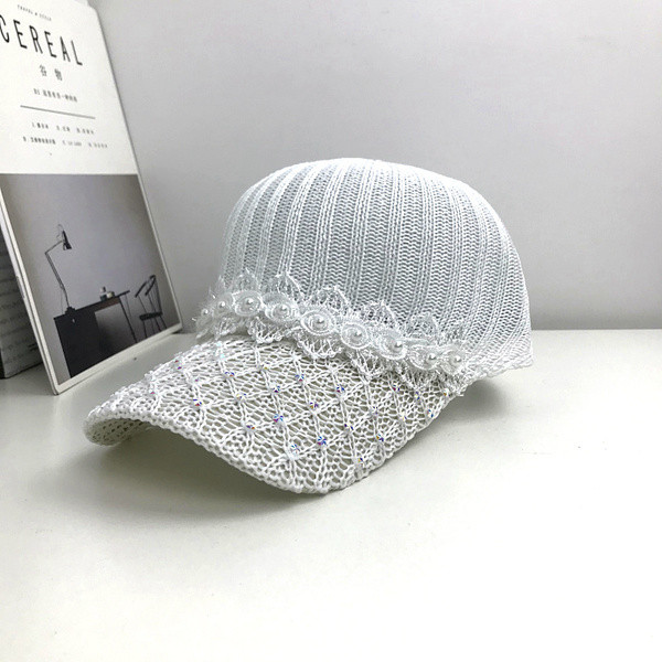 Új modell női sapka gyöngyökkel és csipkével