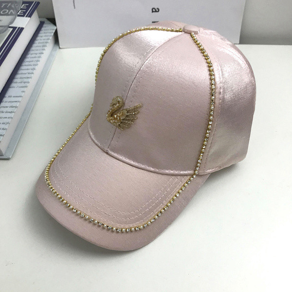 Új modell női sapka - kövekkel és napellenzővel