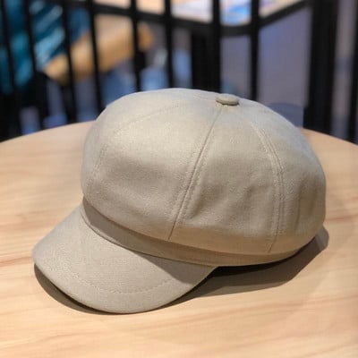 Γυναικεία τραγιάσκα με γείσο