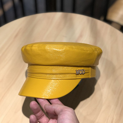 Γυναικείο έκο δερμάτινο καπέλο με γείσο και διακοσμιτικές πέτρες