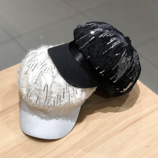 Női mindennapi sapka flitterekkel