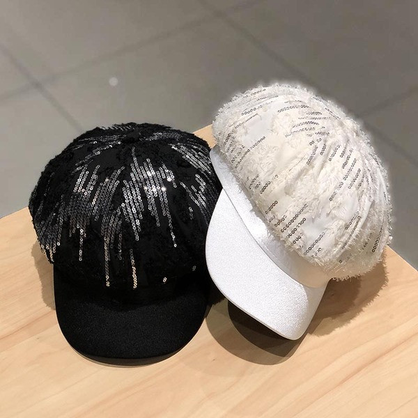 Női mindennapi sapka flitterekkel