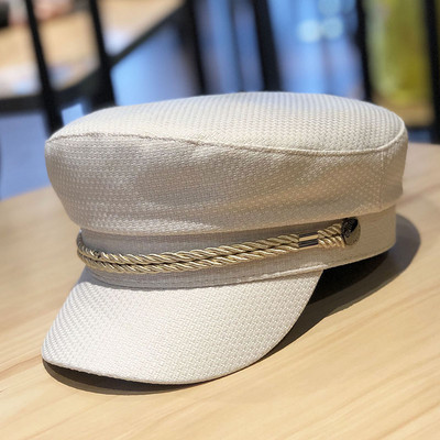 Γυναικείο καπέλο με γείσο τύπου τραγιάσκα