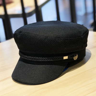 Γυναικείο καπέλο με γείσο τύπου τραγιάσκα