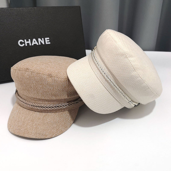 Stílusos női sapka napellenzővel, négy színben